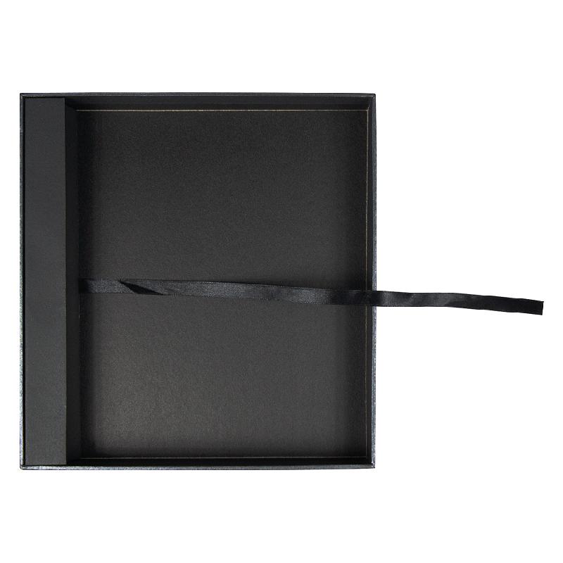 Коробка подарочная,  Solution Superior, размер 23,8*22,3*3,7 см
