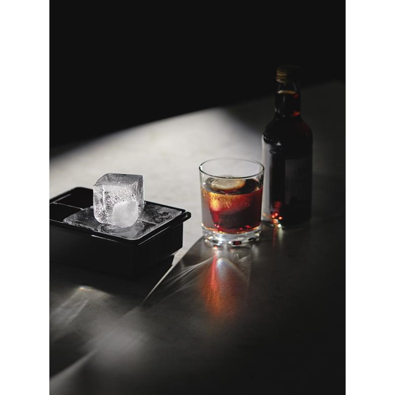Форма для льда с крышкой ice cubes