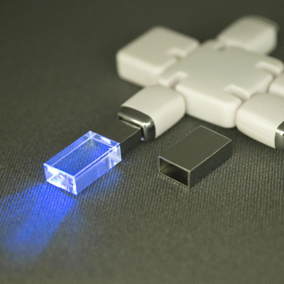 Флеш накопитель USB 2.0 Кристалл, металлстекло, прозрачный подсветка синим, 32 GB